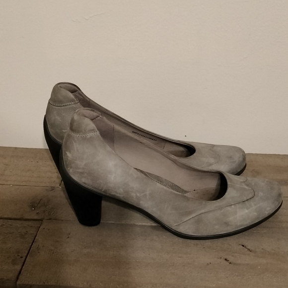Grey suede Ecco pumps Size 10 - Picture 4 of 4